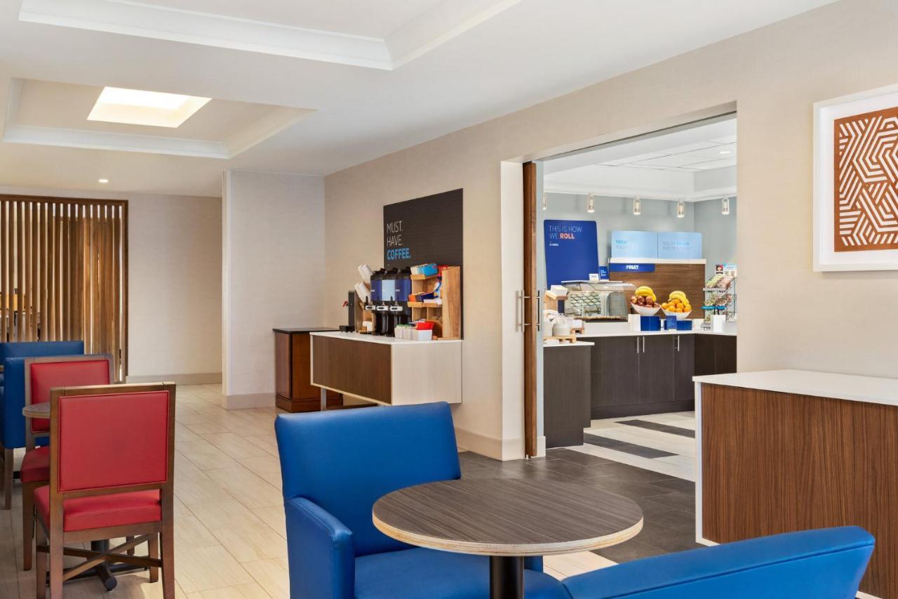 Holiday Inn Express & Suites Denver Airport By Ihg Экстерьер фото